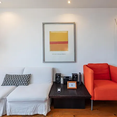 Lovely & Cozy With Amazing View & Location Apartment